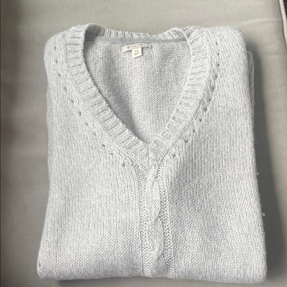 Light Gray V-Neck Cable Knit Sweater - women’s